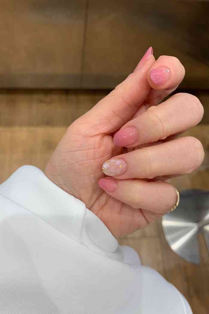 年轻人热捧的过年三件套有多火_年轻人热捧的过年三件套有多火_