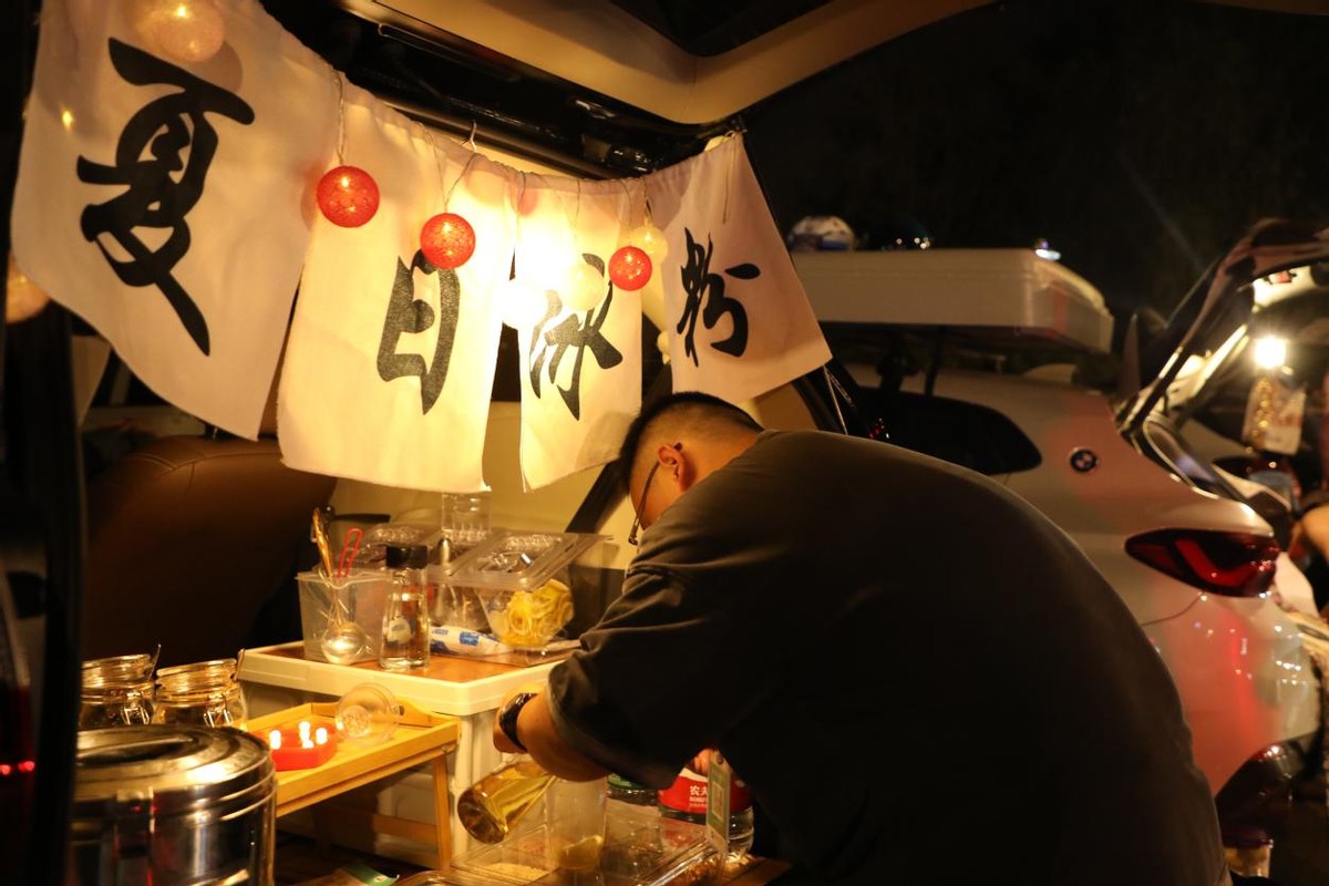 _春节返乡摆摊，年轻人赚麻了_春节返乡摆摊，年轻人赚麻了